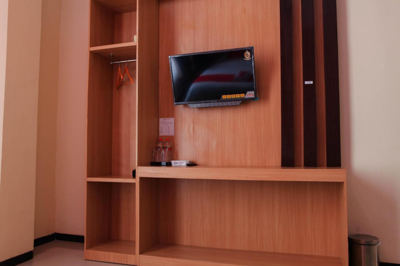 מאלאנג D'Shario Hotel Kepanjen מראה חיצוני תמונה